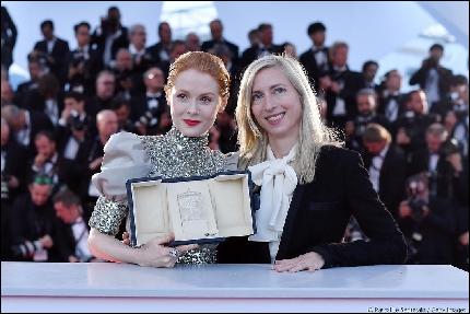 emily-beecham009 (1064x708, 117 kБ...)